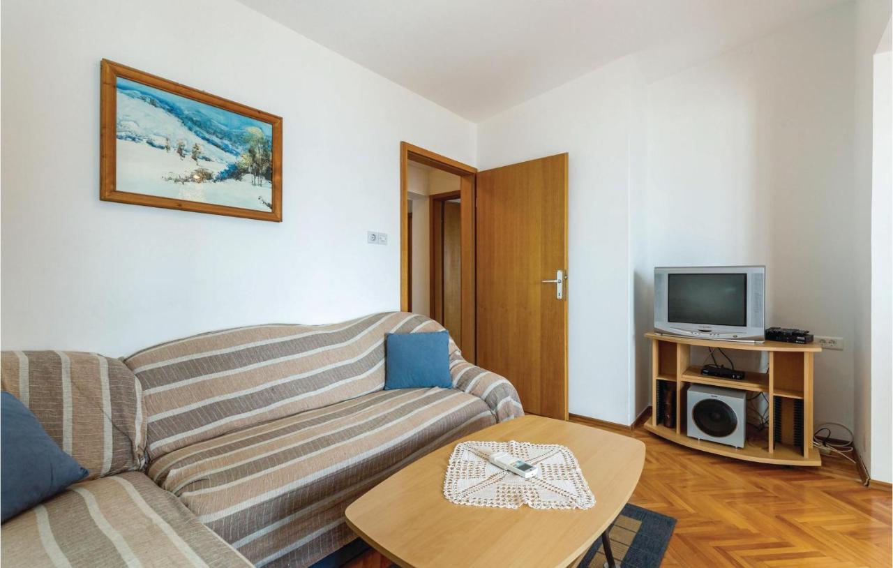 Cozy Apartment In Novi Vinodolski With Kitchen Экстерьер фото